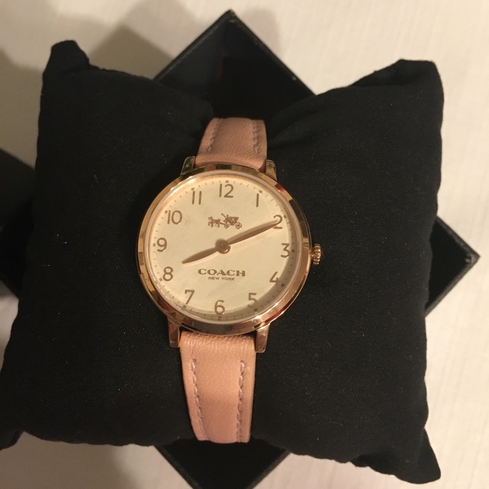 COACH Watch - Dusty rose in color